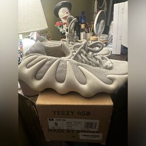 Yeezy 450 - Cloud